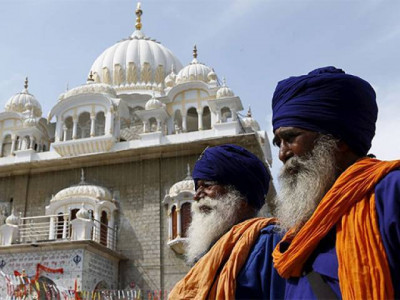 sikh yatrees leave for india sikh yatrees leave for india