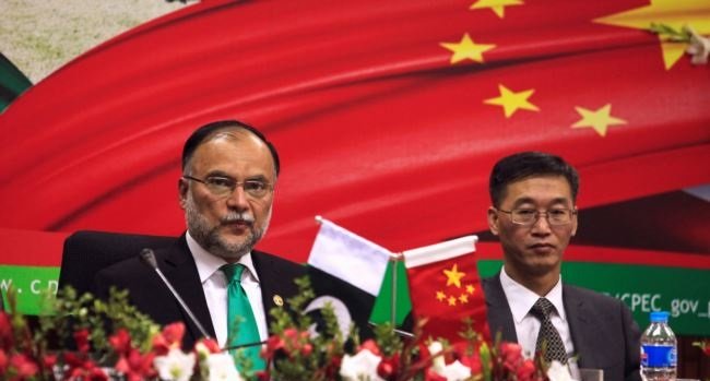 minister of planning and development ahsan iqbal and chinese ambassador to pakistan yao jing attend the launching ceremoney of cpec long term cooperation plan in islamabad photo courtesy voa