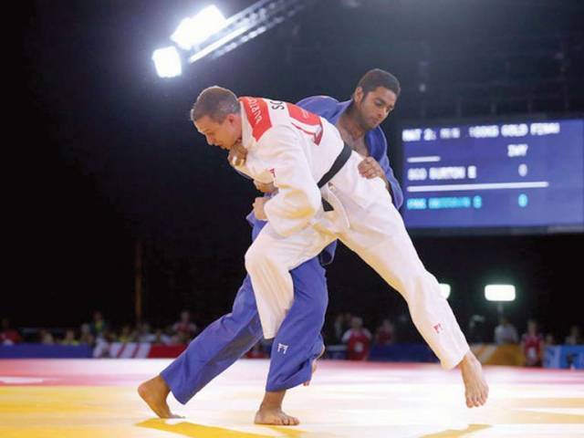 shah hussain shah in blue photo courtesy ijf