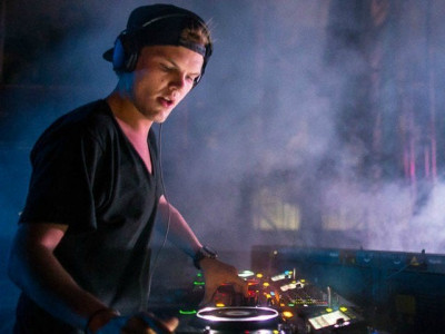 bell tower in dutch town plays avicii hits to pay tribute to late artist bell tower in dutch town plays avicii hits to pay tribute to late artist