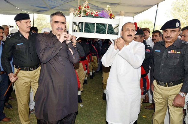 home minister sohail anwar siyal and ig ad khowaja attend last rites of martyred head constable hidayatullah niazi photo ppi