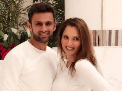 sania mirza shoaib malik announce first pregnancy in true sports fashion