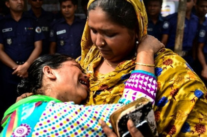 bangladesh protesters demand justice five years after factory disaster