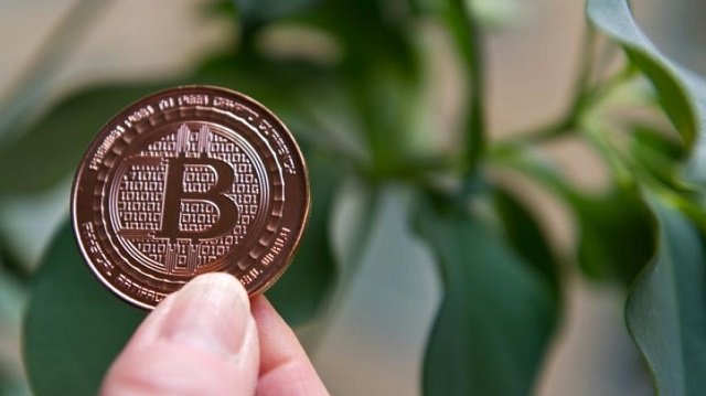 bitcoin rose to a six week high on tuesday on positive headlines that included the possible entry of major financial institutions into the space photo afp