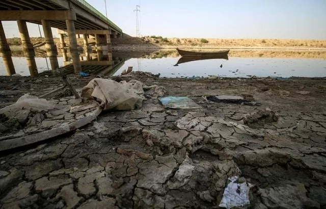 a picture taken on march 20 2018 shows a view of the dried up shore of an irrigation canal near the village of sayyed dakhil south of baghdad photo afp a picture taken on march 20 2018 shows a view of the dried up shore of an irrigation canal near the village of sayyed dakhil south of baghdad photo afp