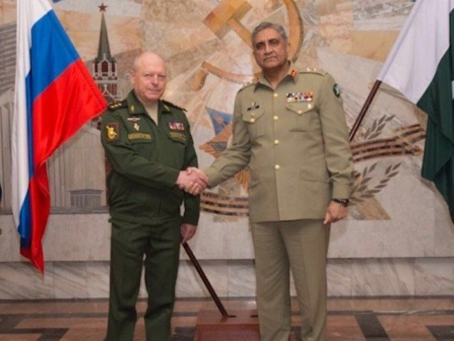 gen qamar meets col gen salyukov at kremlin palace after arriving in moscow photo ispr