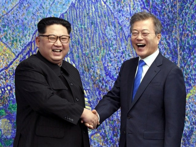 south korea 039 s president moon jae in r shakes hands with north korea 039 s leader kim jong un l during the inter korean summit in the peace house building on the southern side of the truce village of panmunjom on april 27 2018 north korean leader kim jong un and the south 039 s president moon jae in sat down to a historic summit on april 27 after shaking hands over the military demarcation line that divides their countries in a gesture laden with symbolism photo afp south korea 039 s president moon jae in r shakes hands with north korea 039 s leader kim jong un l during the inter korean summit in the peace house building on the southern side of the truce village of panmunjom on april 27 2018 north korean leader kim jong un and the south 039 s president moon jae in sat down to a historic summit on april 27 after shaking hands over the military demarcation line that divides their countries in a gesture laden with symbolism photo afp