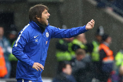 chelsea struggling to score admits conte