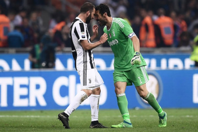 juventus pip inter milan with late rally in serie a
