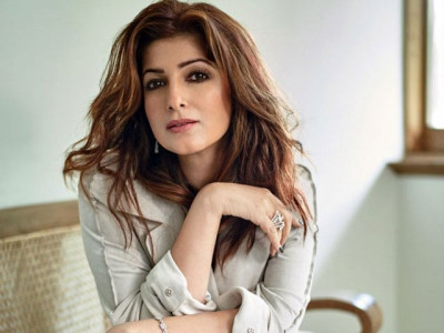twinkle khanna threatened with physical violence over rustom auction twinkle khanna threatened with physical violence over rustom auction