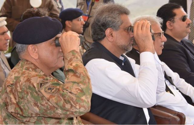 army chief gen qamar javed bajwa and prime minister shahid khaqan abbasi during miranshah visit on april 30 2018 photo ispr