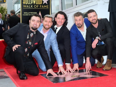 screaming fans flood hollywood as nsync reunites for walk of fame honour