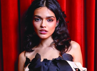 rachel zegler defended online after troll tries to shame her over body hair amid snow white release rachel zegler defended online after troll tries to shame her over body hair amid snow white release