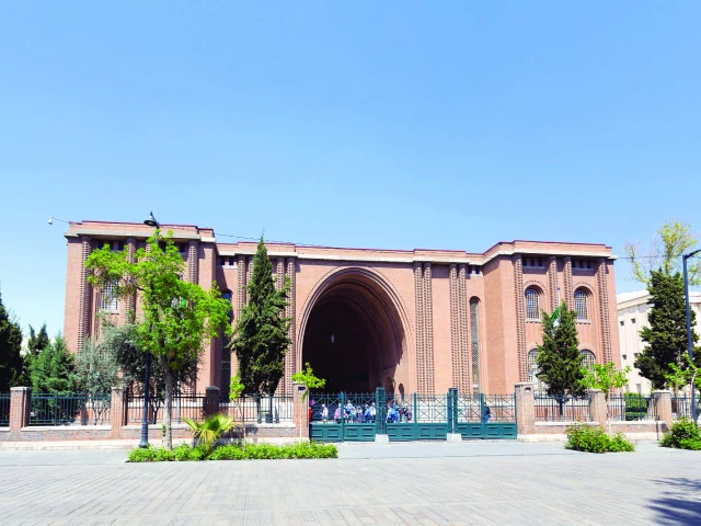 employees were forced to evacuate tehran s national museum photo file