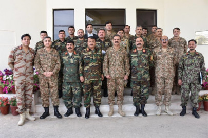 pakistan afghan military officials stress on mutual cooperation for peace during meeting