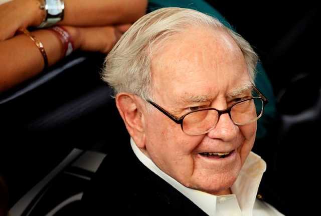 berkshire hathaway ceo warren buffett waits to play table tennis during the berkshire hathaway annual meeting weekend in omaha nebraska us may 7 2017 photo reuters berkshire hathaway ceo warren buffett waits to play table tennis during the berkshire hathaway annual meeting weekend in omaha nebraska us may 7 2017 photo reuters