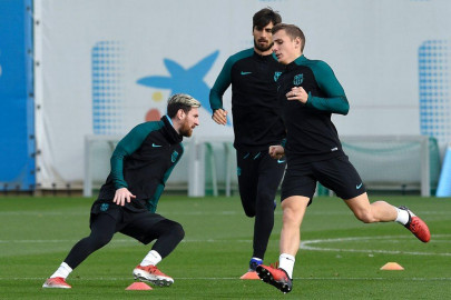 will give everything to stay unbeaten says barca s digne