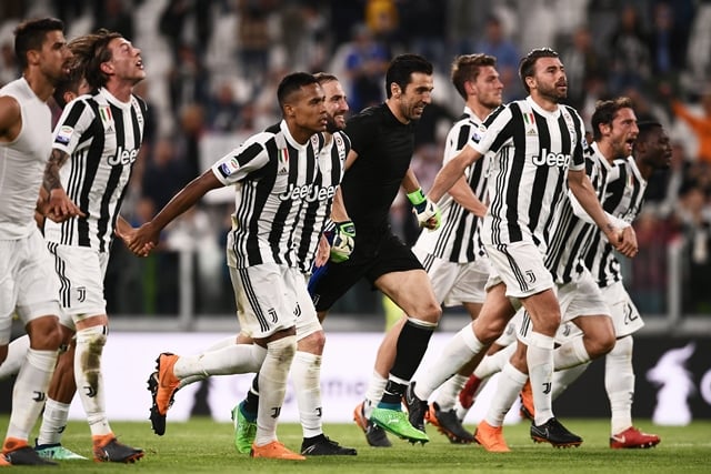 juventus 039 team celebrate at the end of the italian serie a football match between juventus and bologna on may 5 2018 at the allianz stadium in turin photo afp