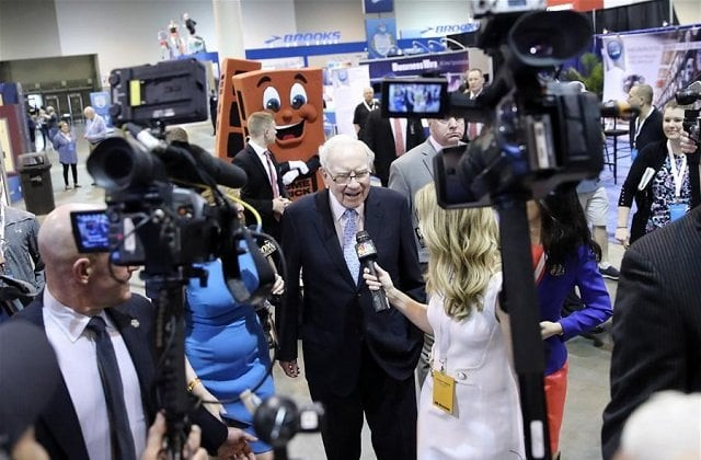 warren buffet photo xinhua warren buffet photo xinhua
