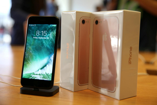 the new iphone 7 smartphone goes on sale inside an apple store in los angeles california us september 16 2016 photo reuters