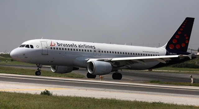 file photo a brussels airlines airbus a320 200 plane taxis at lisbon 039 s airport portugal april 24 2018 reuters rafael marchante