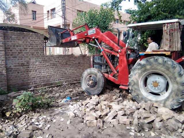 sc had ordered that all obstacles erected by the military or civilian administration be removed within 48 hours photo express sc had ordered that all obstacles erected by the military or civilian administration be removed within 48 hours photo express