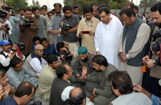 minister for home sarfraz bugti talking with journalists protesting against the manhandling of a fellow journalist by sheikh zayed hospital 039 s security guards outside the balochistan assembly photo express minister for home sarfraz bugti talking with journalists protesting against the manhandling of a fellow journalist by sheikh zayed hospital 039 s security guards outside the balochistan assembly photo express