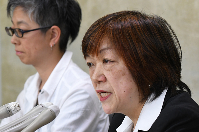 japanese journalist yoshiko hayashi r speaks during a press conference in tokyo on may 15 2018 female journalists in japan said on may 15 they were teaming up to fight sexual harassment in the media believed to be widespread in the country where the metoo movement has been slow to take off photo afp