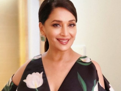 happy birthday madhuri dixit throwback to how the bollywood queen danced her way into our hearts