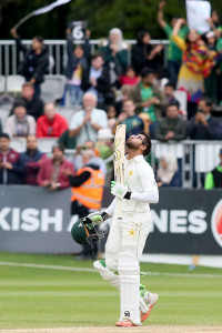 skipper sarfraz hails young heroes skipper sarfraz hails young heroes