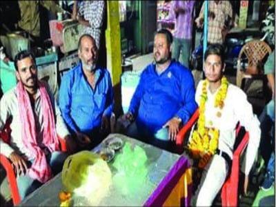 father throws party for son who failed class 10 examination father throws party for son who failed class 10 examination