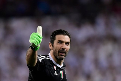 buffon calls time on juventus career buffon calls time on juventus career