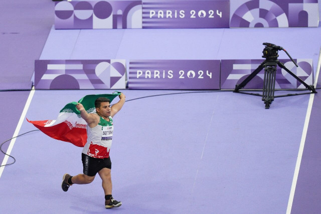 record breaking iranian javelin thrower stripped of paralympic gold over display of religious flag