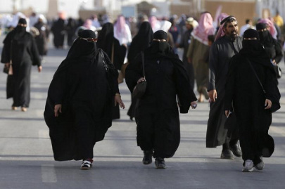 saudi government detains seven women s rights activists