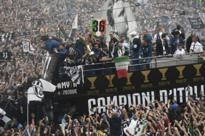six injured in juventus title parade six injured in juventus title parade