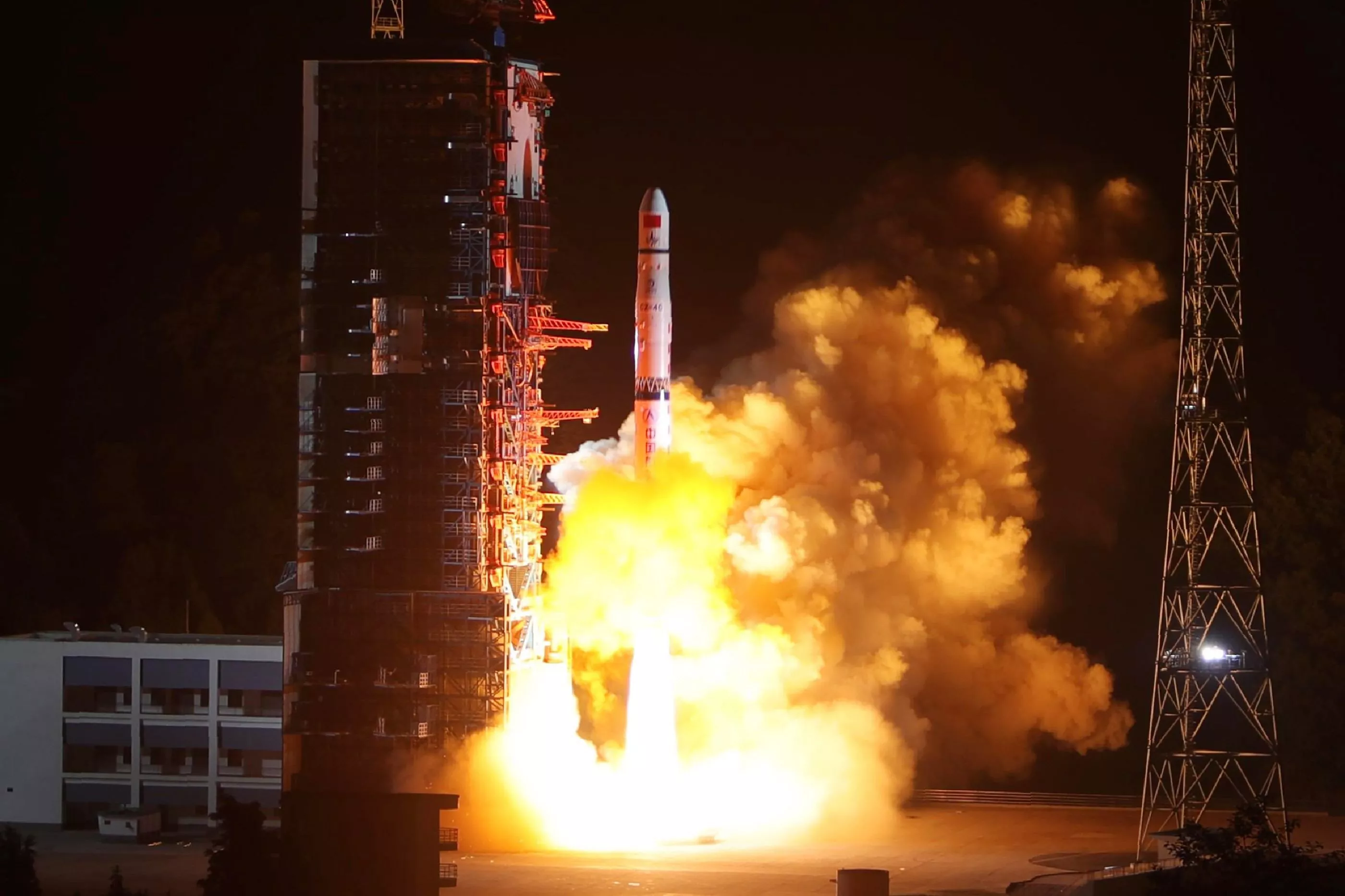 a long march 4c rocket lifts off from the southwestern xichang launch centre carrying the queqiao quot magpie bridge quot satellite in xichang china 039 s southwestern sichuan province on may 21 2018 photo afp a long march 4c rocket lifts off from the southwestern xichang launch centre carrying the queqiao quot magpie bridge quot satellite in xichang china 039 s southwestern sichuan province on may 21 2018 photo afp