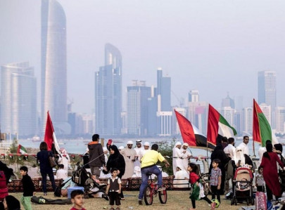 uae offers ownership 10 year residence visas for foreign investors professionals uae offers ownership 10 year residence visas for foreign investors professionals