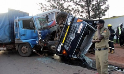 11 die in di khan tractor crash 11 die in di khan tractor crash