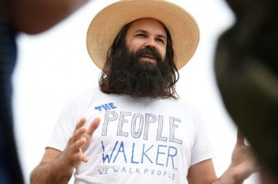 la s people walker is beating loneliness one step at a time