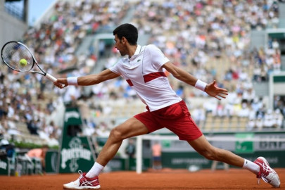 djokovic reaches third round at roland garros djokovic reaches third round at roland garros