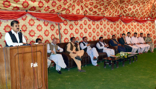 board chairman dr siraj ahmed kakar announcing the matriculation results photo express board chairman dr siraj ahmed kakar announcing the matriculation results photo express