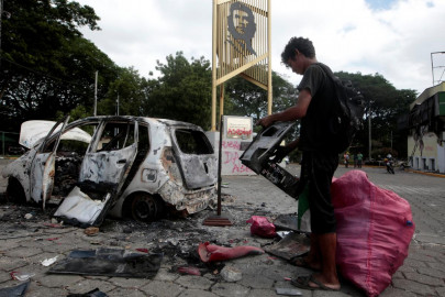 eleven killed in nicaragua protests including attack on mother s day march eleven killed in nicaragua protests including attack on mother s day march
