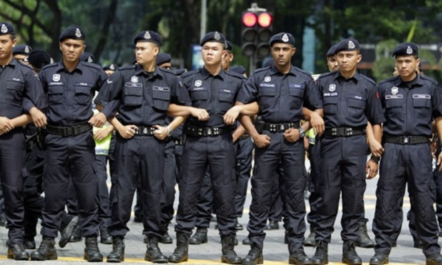 malaysian police arrest suspected militants in kuala lumpur photo reuters malaysian police arrest suspected militants in kuala lumpur photo reuters