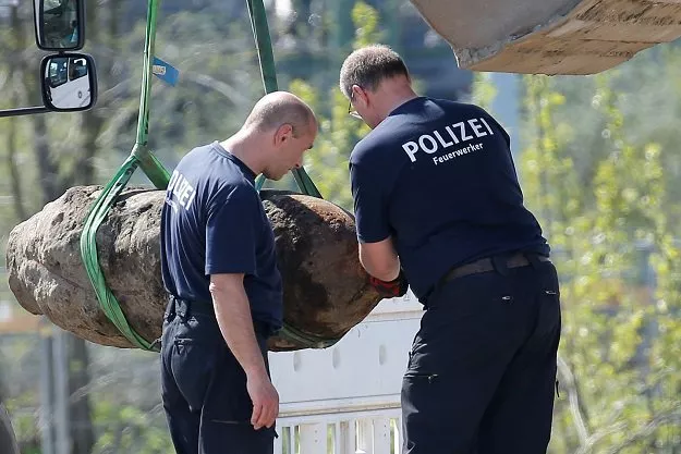 police officers look at a dismantled world war two bomb found in berlin on april 20 2018 photo reuters police officers look at a dismantled world war two bomb found in berlin on april 20 2018 photo reuters