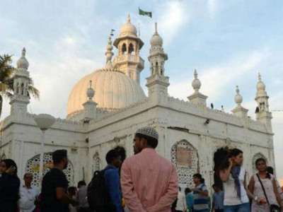 haryana youth desecrate mosque attack worshippers