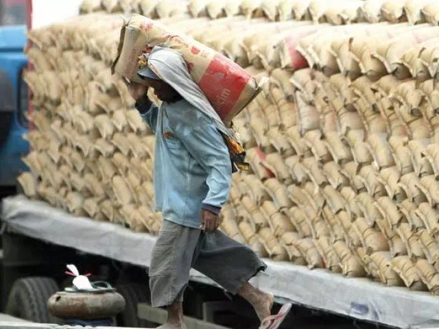 total cement dispatches in the first 11 months of fy18 were at record high as cement industry sold 42 915 million tons in july may 2017 18 photo express total cement dispatches in the first 11 months of fy18 were at record high as cement industry sold 42 915 million tons in july may 2017 18 photo express