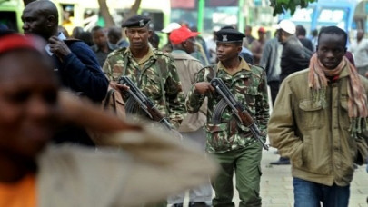 five kenyan police killed in roadside bombing