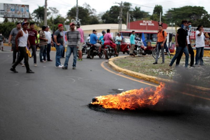 demonstrators block a street during protest against nicaraguan president daniel ortega 039 s government in managua photo reuters