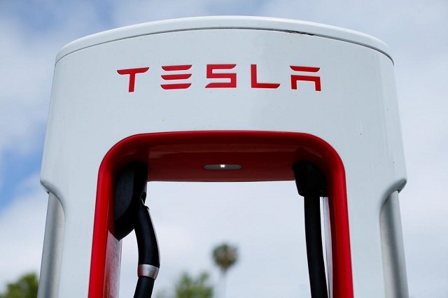 a tesla super charger is shown at one of the company 039 s charging stations in san juan capistrano california us may 30 2018 photo reuters