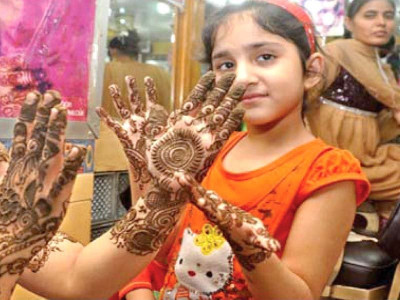 eid shopping picks up despite harsh weather eid shopping picks up despite harsh weather